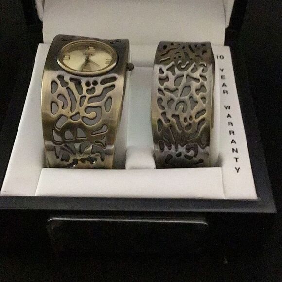 Watch and bangle bracelet With Case new in box By Kessaris - Picture 1 of 5